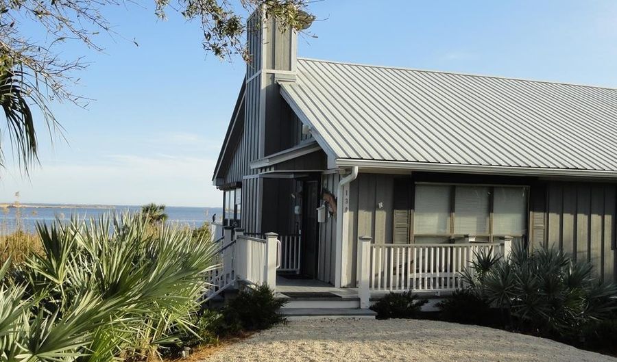 130 Bay Ave, Apalachicola, FL 32320 - 4 Beds, 2 Bath