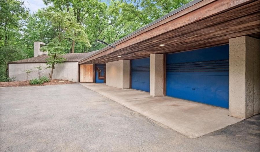 2300 S CEDAR CREST Blvd, Allentown, PA 18103 - 3 Beds, 4 Bath