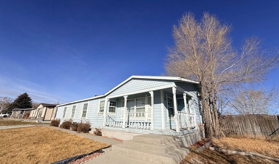 2320 N 5th St, Elko, NV 89801 - 3 Beds, 2 Bath