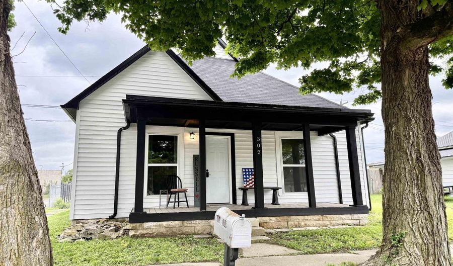 302 L St, Bedford, IN 47421 - 3 Beds, 2 Bath