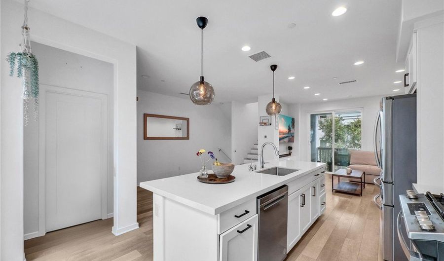 791 S Mosaic St, Anaheim, CA 92805 - 2 Beds, 3 Bath