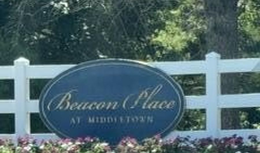 402 Wedgewood Cir, Belford, NJ 07718 - 2 Beds, 2 Bath