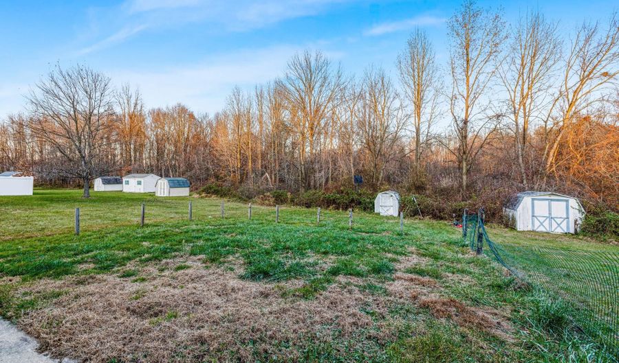 717 LEXINGTON Dr, Bear, DE 19701 - 3 Beds, 3 Bath