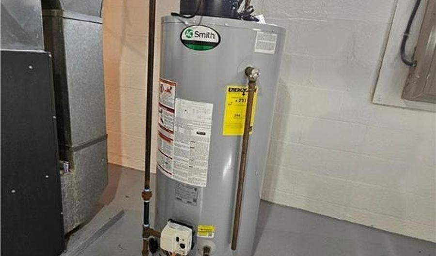 1704 1st Ave SE, Austin, MN 55912 - 2 Beds, 1 Bath