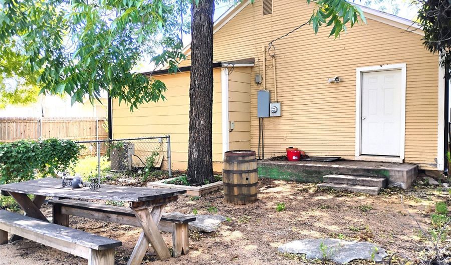 1357 Meander St, Abilene, TX 79602 - 3 Beds, 2 Bath