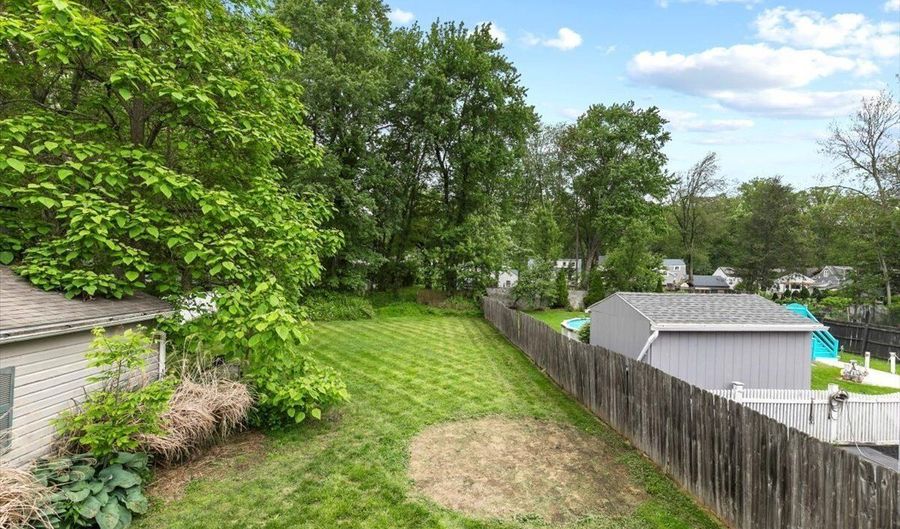 470 Dexter Dr, Bridgeport, CT 06606 - 3 Beds, 2 Bath