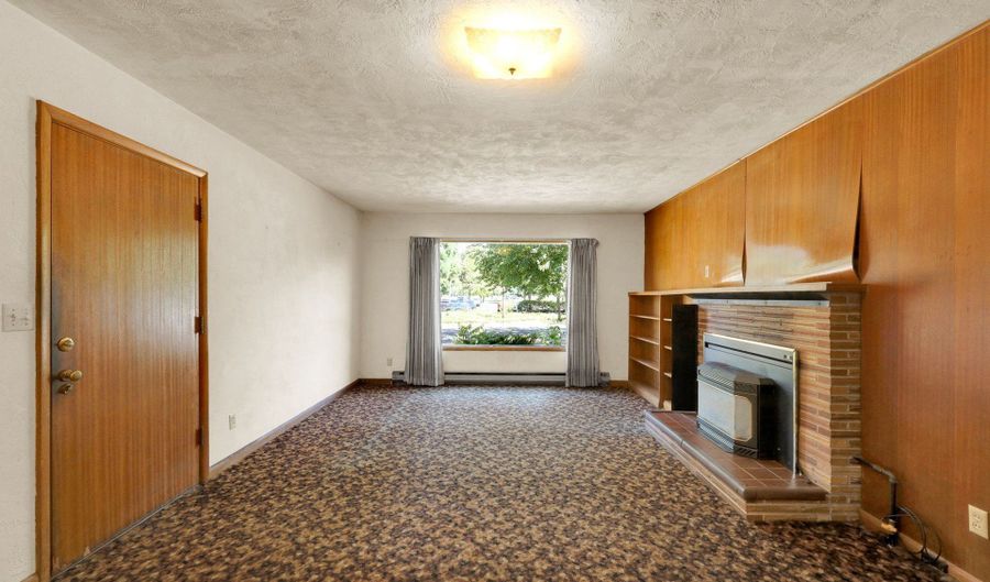 1331 G St, Springfield, OR 97477 - 4 Beds, 2 Bath