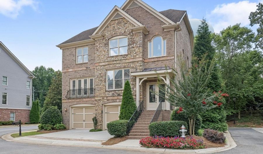 7989 Magnolia Sq, Atlanta, GA 30350 - 5 Beds, 4 Bath