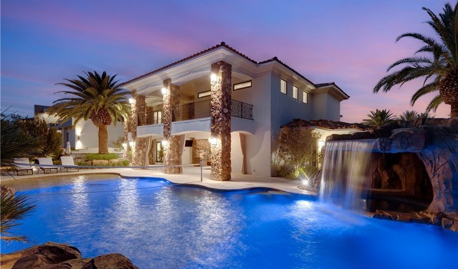 2793 Red Arrow Dr, Las Vegas, NV 89135 - 5 Beds, 7 Bath