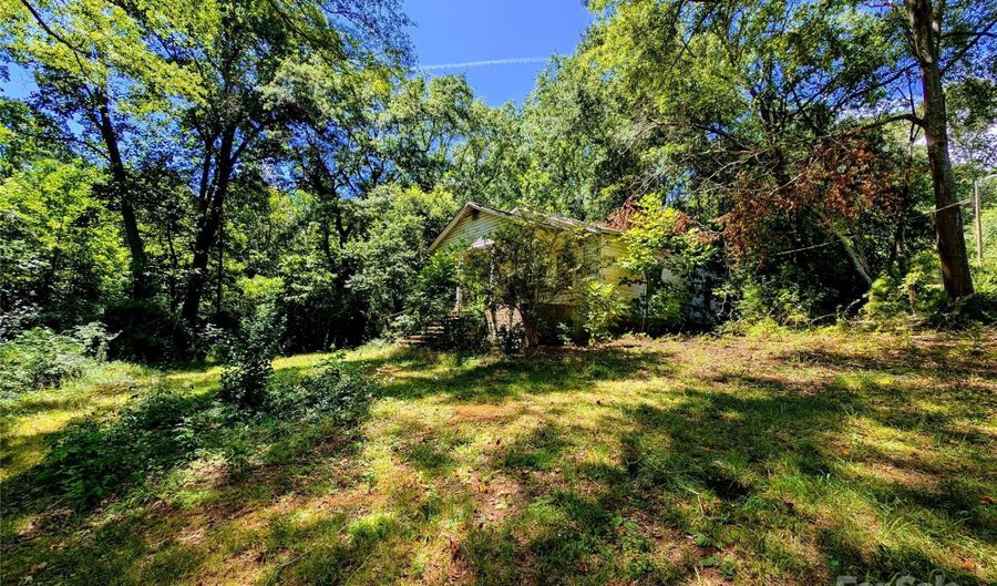 161 Corry St, Blacksburg, SC 29702 - 3 Beds, 1 Bath