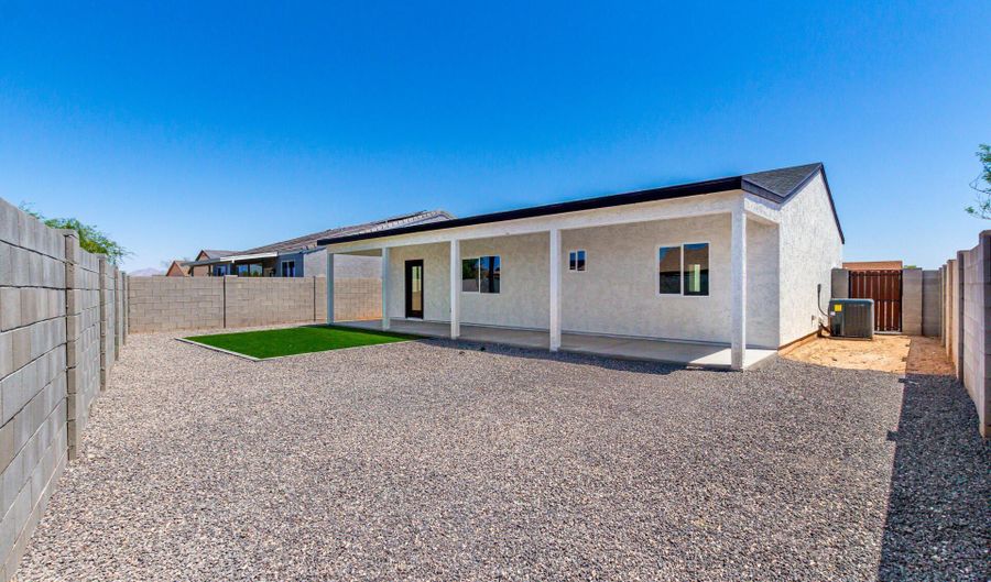 9382 W RAVEN Dr, Arizona City, AZ 85123 - 3 Beds, 2 Bath