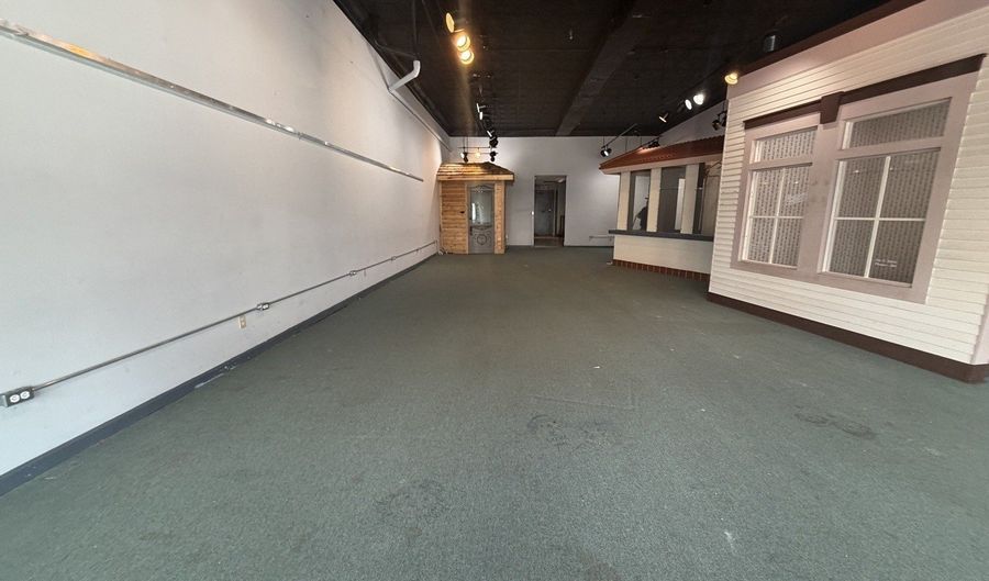 110 E Main St, Arcola, IL 61910 - 0 Beds, 0 Bath