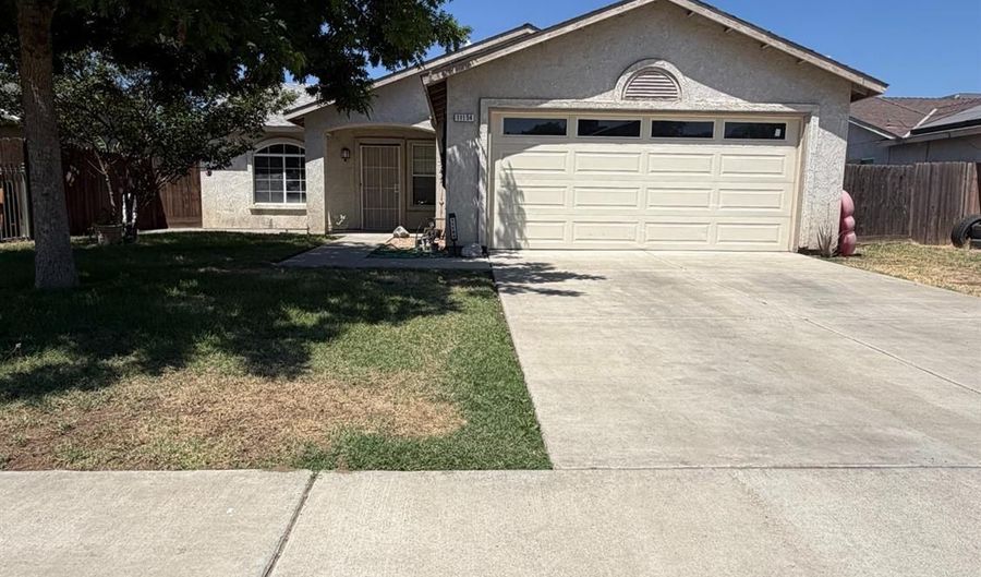 11154 Persimon Cir, Armona, CA 93202 - 3 Beds, 2 Bath