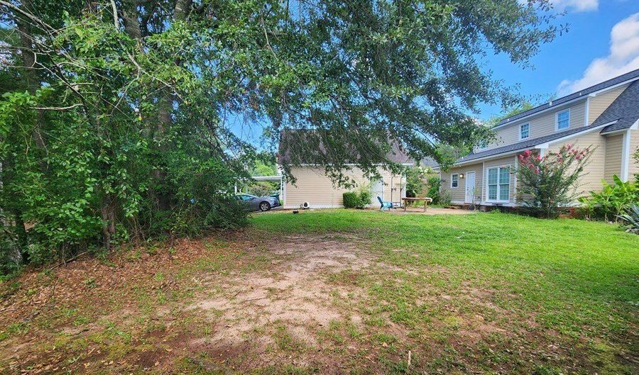 1817 Regalwood Dr, Albany, GA 31721 - 3 Beds, 2 Bath