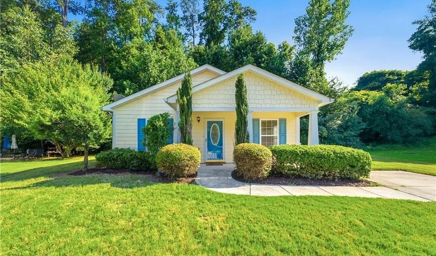 6955 Satterlee Woods Ln, Austell, GA 30168 - 3 Beds, 2 Bath