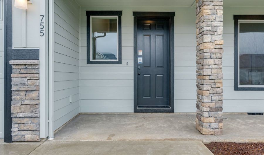 755 NW 29th St, Battle Ground, WA 98604 - 5 Beds, 3 Bath