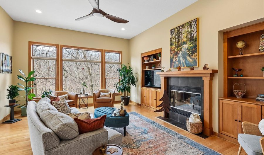 33903 Mill Creek Cir, Adel, IA 50003 - 4 Beds, 4 Bath