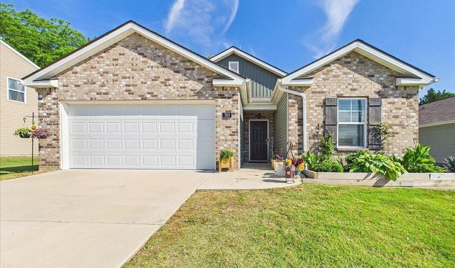 703 Tellico Ave W, Athens, TN 37303 - 3 Beds, 2 Bath