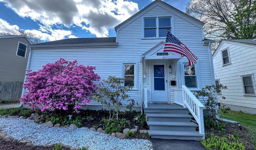 935 Gage St, Bennington, VT 05201 - 3 Beds, 2 Bath