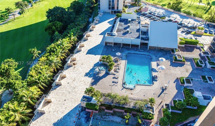 20379 W Country Club Dr 433, Aventura, FL 33180 - 2 Beds, 2 Bath