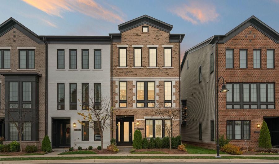 20379 CODMAN Dr, Ashburn, VA 20147 - 4 Beds, 4 Bath