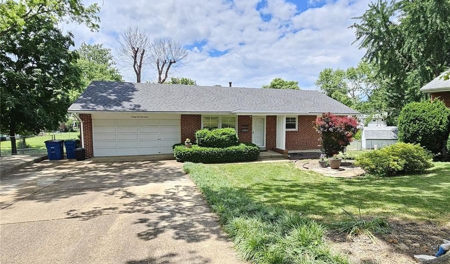 9117 Tiber Ct, Affton, MO 63123 - 3 Beds, 2 Bath