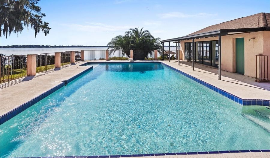 510 HILLSIDE Dr, Auburndale, FL 33823 - 4 Beds, 4 Bath