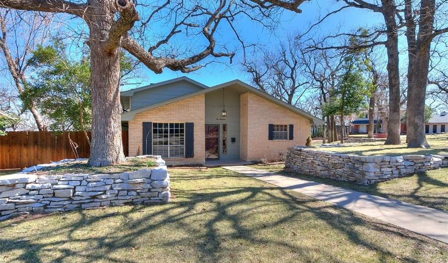 2000 N Alexander Ln, Bethany, OK 73008 - 3 Beds, 3 Bath