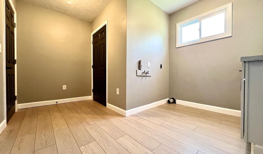 1415 T St, Bedford, IN 47421 - 2 Beds, 2 Bath