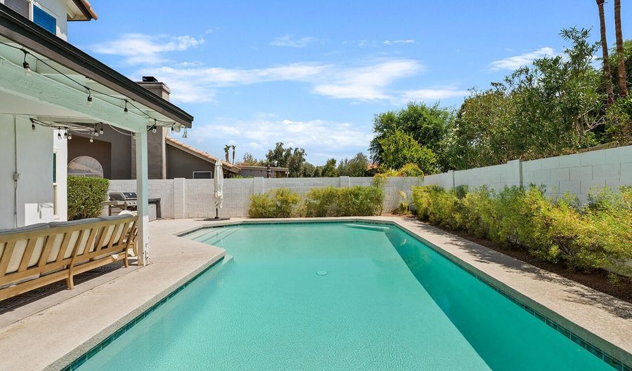 1290 N GRANADA Dr, Chandler, AZ 85226 - 5 Beds, 3 Bath