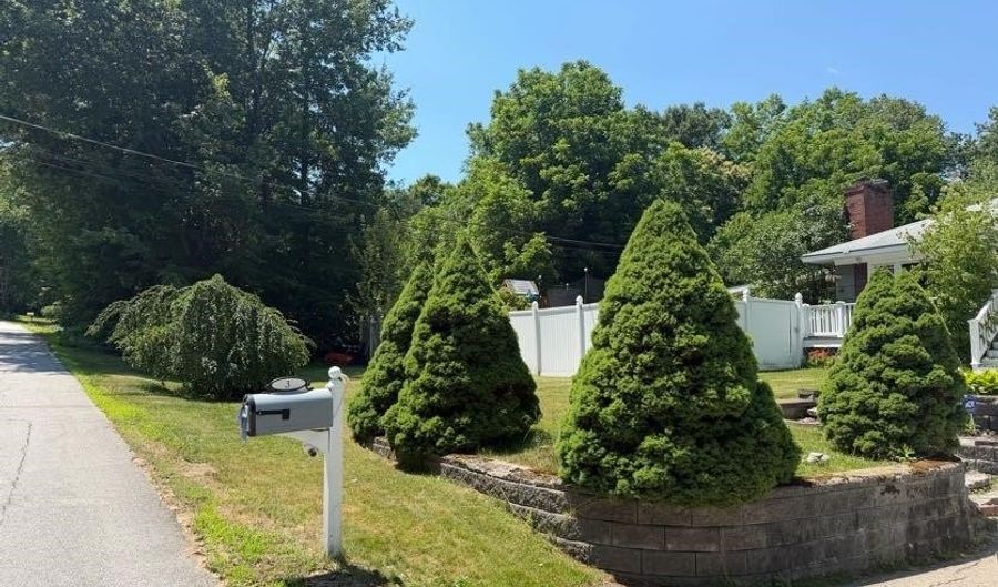 3 Lincoln Dr, Bow, NH 03304 - 4 Beds, 2 Bath