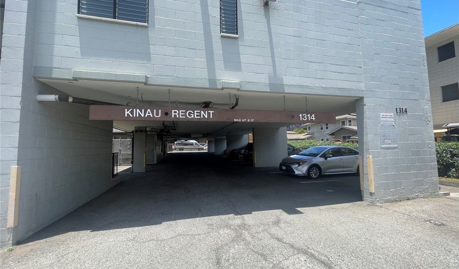 1314 Kinau St 204, Honolulu, HI 96814 - 2 Beds, 2 Bath