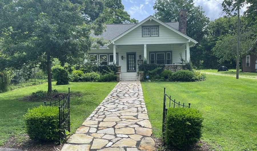 114 Sioux St 9, Andrews, NC 28901 - 4 Beds, 2 Bath