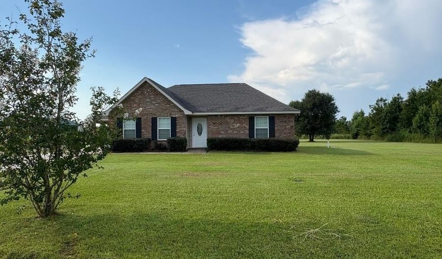 57409 Sam Mizell Rd, Bogalusa, LA 70427 - 3 Beds, 2 Bath