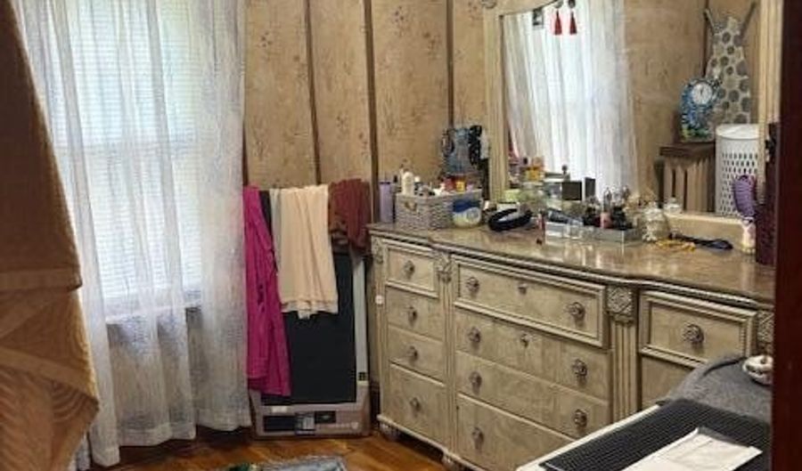 333 Mountain St, Albany, NY 12209 - 3 Beds, 1 Bath