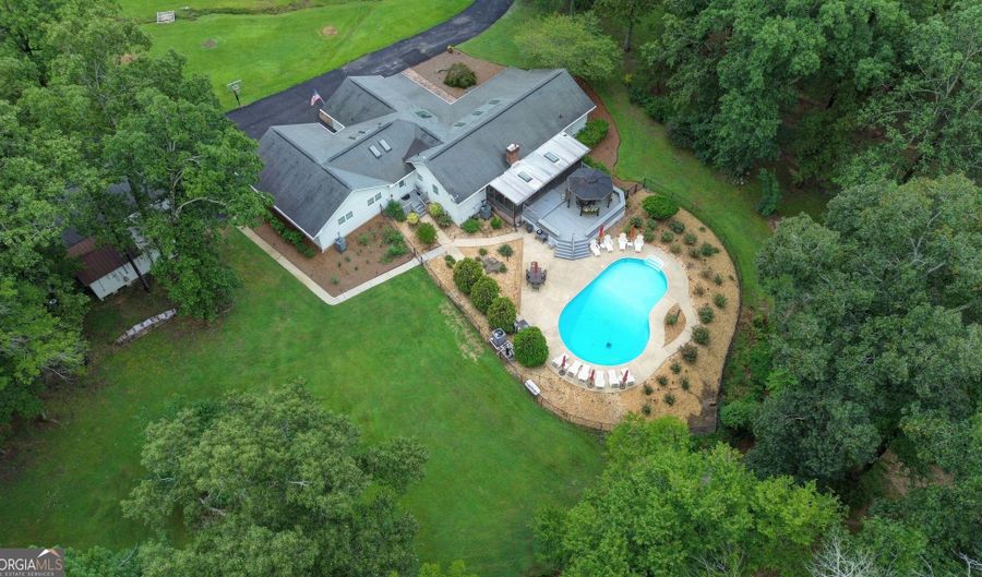 1307 Floyd Spgs, Armuchee, GA 30105 - 4 Beds, 3 Bath