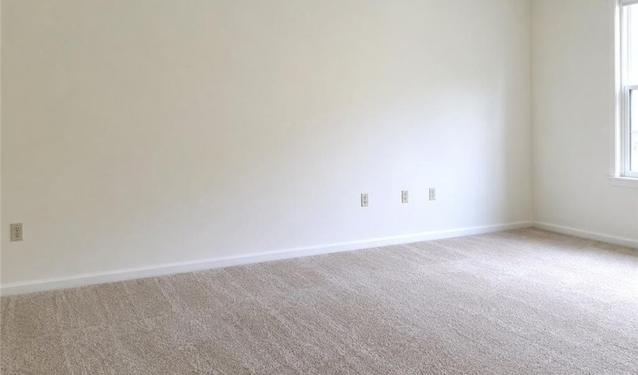 302 Ridgeview Dr, Alburtis, PA 18011 - 4 Beds, 4 Bath