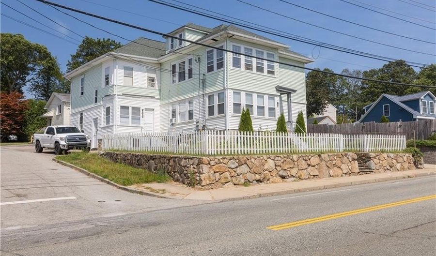 3889 Mendon Rd, Cumberland, RI 02864 - 8 Beds, 3 Bath