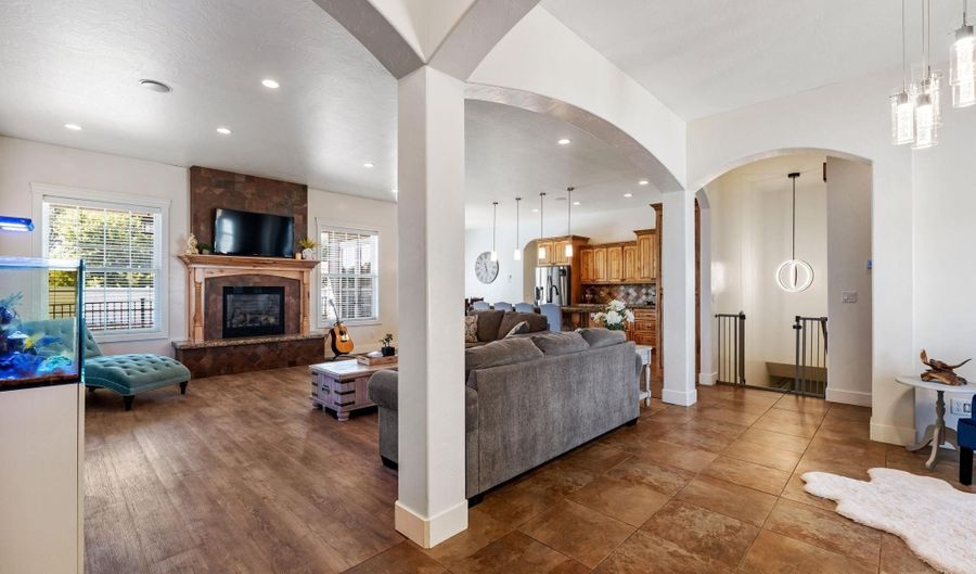 843 Homestead, Chubbuck, ID 83202 - 6 Beds, 3 Bath