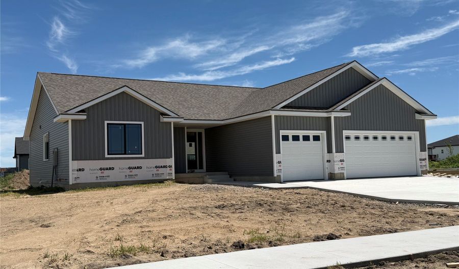 2713 NW Fairfield Dr, Ankeny, IA 50023 - 3 Beds, 2 Bath