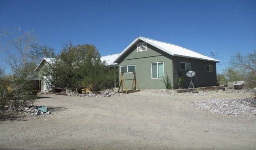 1058 N Kilbright, Ajo, AZ 85321 - 4 Beds, 2 Bath