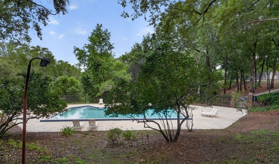 1008 ROYAL OAKS Dr, Apopka, FL 32703 - 3 Beds, 2 Bath