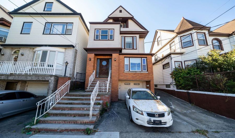 20 W 22ND St, Bayonne, NJ 07002 - 6 Beds, 4 Bath