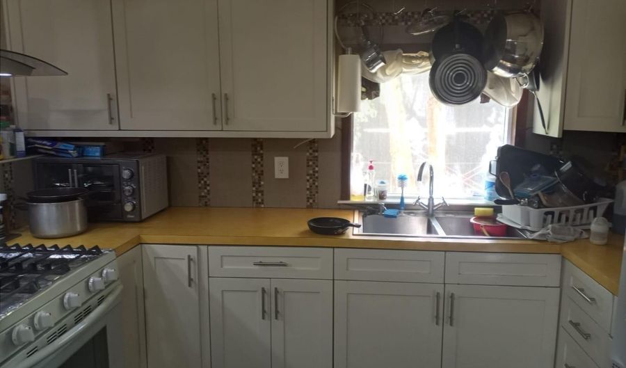 400 14TH St, Benton City, WA 98930 - 2 Beds, 2 Bath