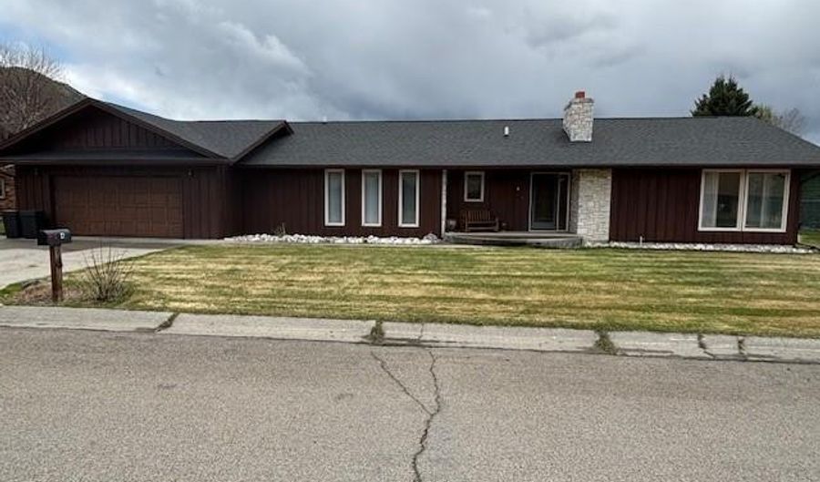 4 Cedar Lk, Butte, MT 59701 - 5 Beds, 3 Bath