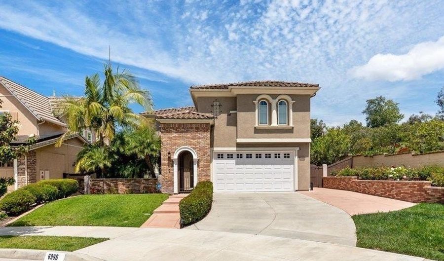6996 Goldstone Rd, Carlsbad, CA 92009 - 5 Beds, 5 Bath