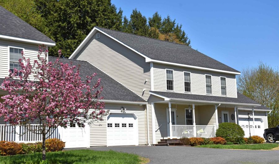 107 Hideaway Dr Unit 19, Berlin, VT 05641 - 2 Beds, 3 Bath