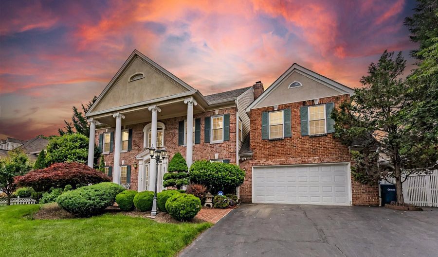 4918 SUNSET Ln, Annandale, VA 22003 - 7 Beds, 6 Bath