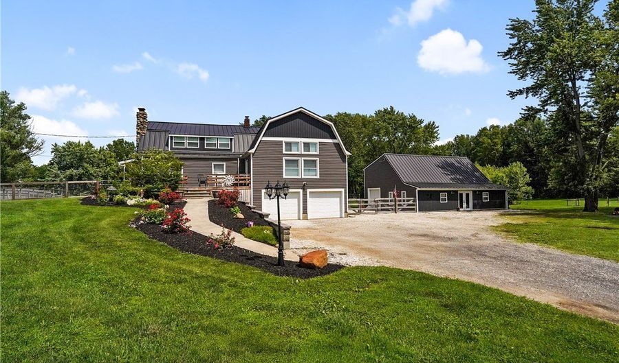12108 Reeder Ave NE, Alliance, OH 44601 - 3 Beds, 3 Bath