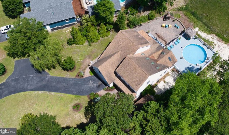 121 SEAWINDS Dr, Dagsboro, DE 19939 - 5 Beds, 3 Bath